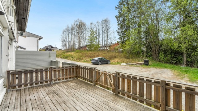 Uteområde - plass til diverse utemøbler, grill og etc. - Fotograf: Oh shots