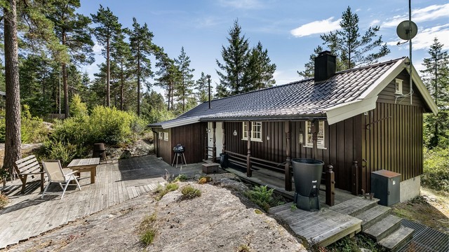 Hytta ble trolig oppført i 1979 og har behov for ulike oppgraderinger og utskiftninger som spesifisert i tilstandsrapport.