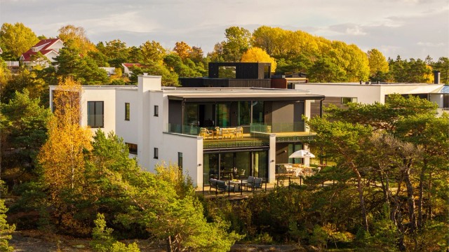 Sandvadsvingen 34 presenteres av Raymond Bøhn i Krogsveen. Fotograf; Kristoffer Kristiansen.