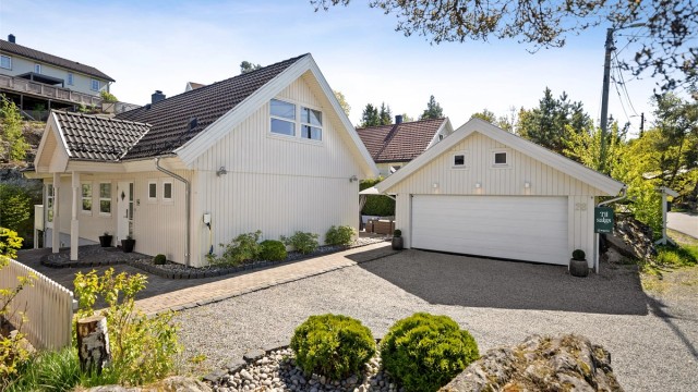 Velkommen til Alex Olssons vei 28 - Presentert av Eiendomsmegler Anniken Øderud/Krogsveen