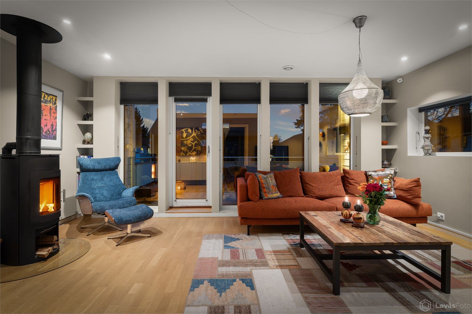 TV-stuen er et fleksibelt rom med flere møbleringsmuligheter.