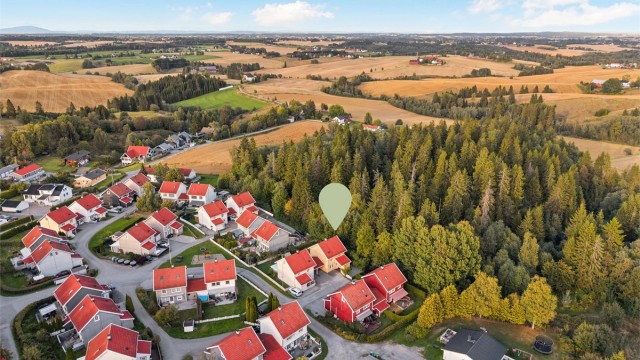 Kort gangavstand til Bekkeberget bussholdeplass med avganger mot Oslo.
