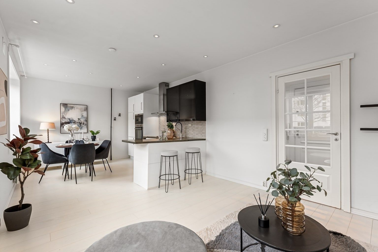 Velkommen til Uelands gate 52 - En rålekker 2-roms med sentral og attraktiv beliggenhet!