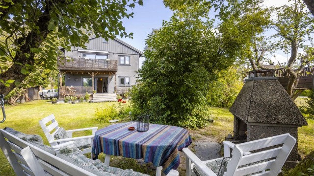 Hagen har flere koselige uteplasser.