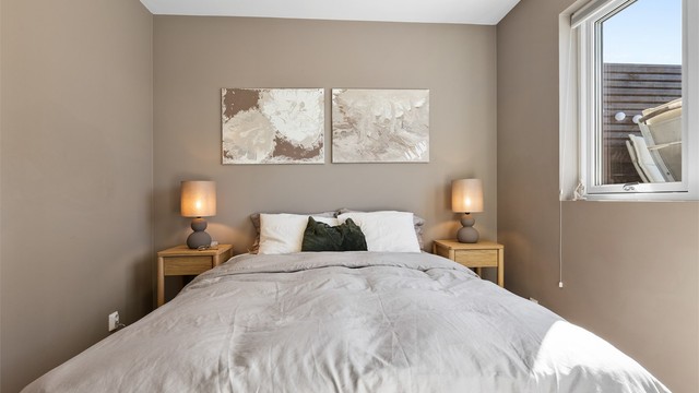 Boligen har balansert ventilasjon som sikrer et sunt og godt inneklima.