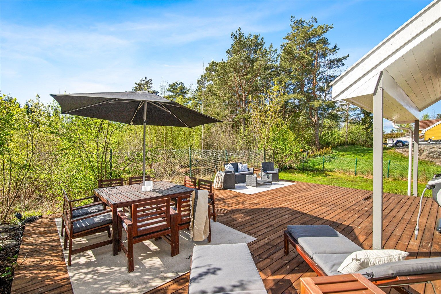 Nydelig uteplass med gode solforhold