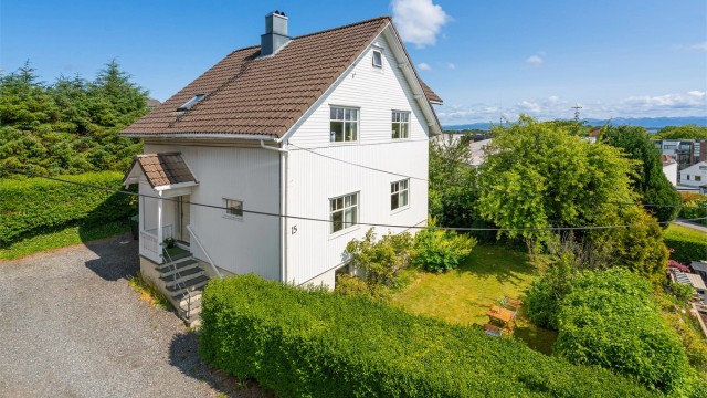 Vistegata 15 - En hel tomannsbolig med attraktiv beliggenhet de gamle telefonkablene kan fjernes)