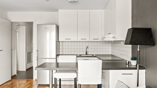Ventilasjon via sentralt avtrekksanlegg i bygget.