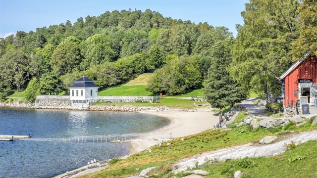 Hvervenbukta med fine bademuligheter innen kort kjøreavstand