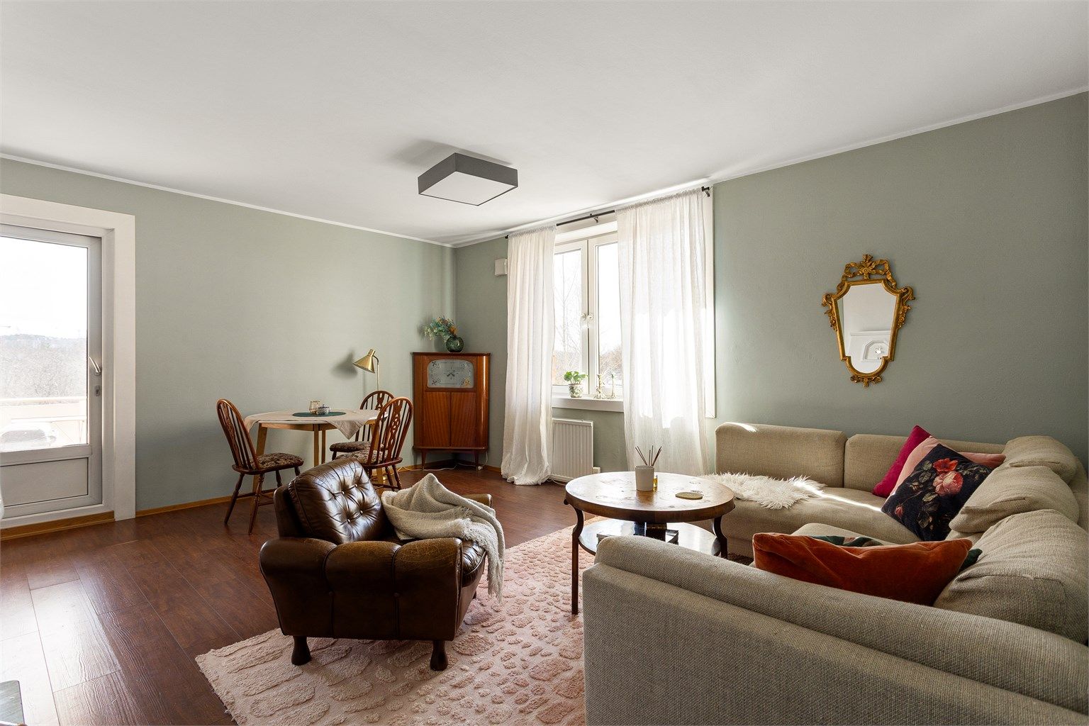 Nhut Nam Huynh v/ Krogsveen har gleden av å presentere Stjerneblokkveien 22!