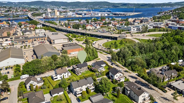 Kort gangavstand til bussholdeplass (både rute- og ekspressbuss).