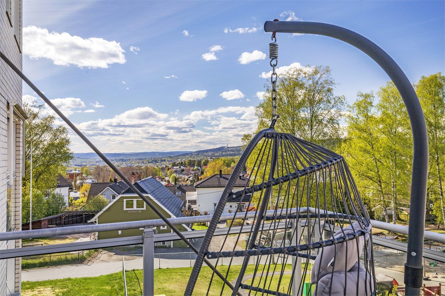 Holmenkollen kan skimtes i horisonten