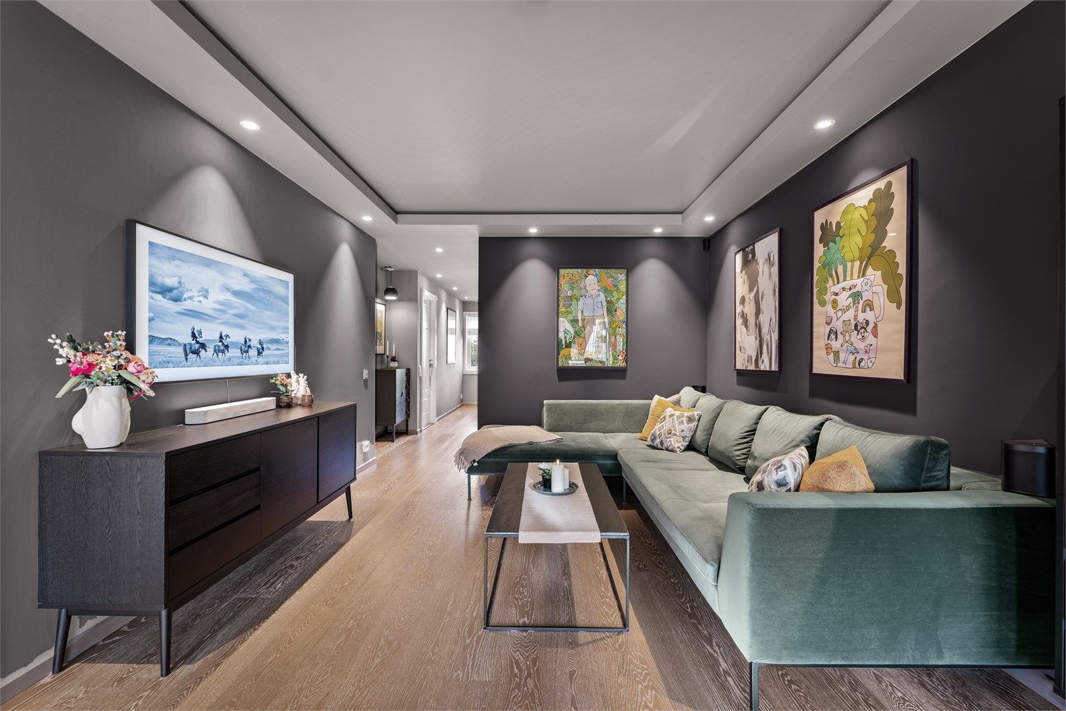 Leiligheten har blitt omfattende pusset opp fra 2020 til i dag. 