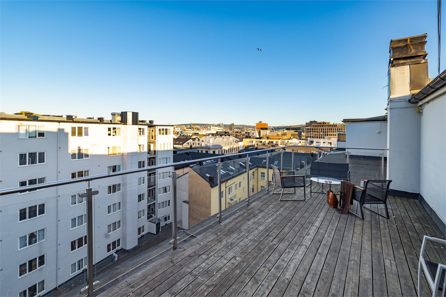 En smart og arealeffektiv 1-roms leilighet med sentral beliggenhet ved Solli plass med felles takterrasse. Foto: CASP.