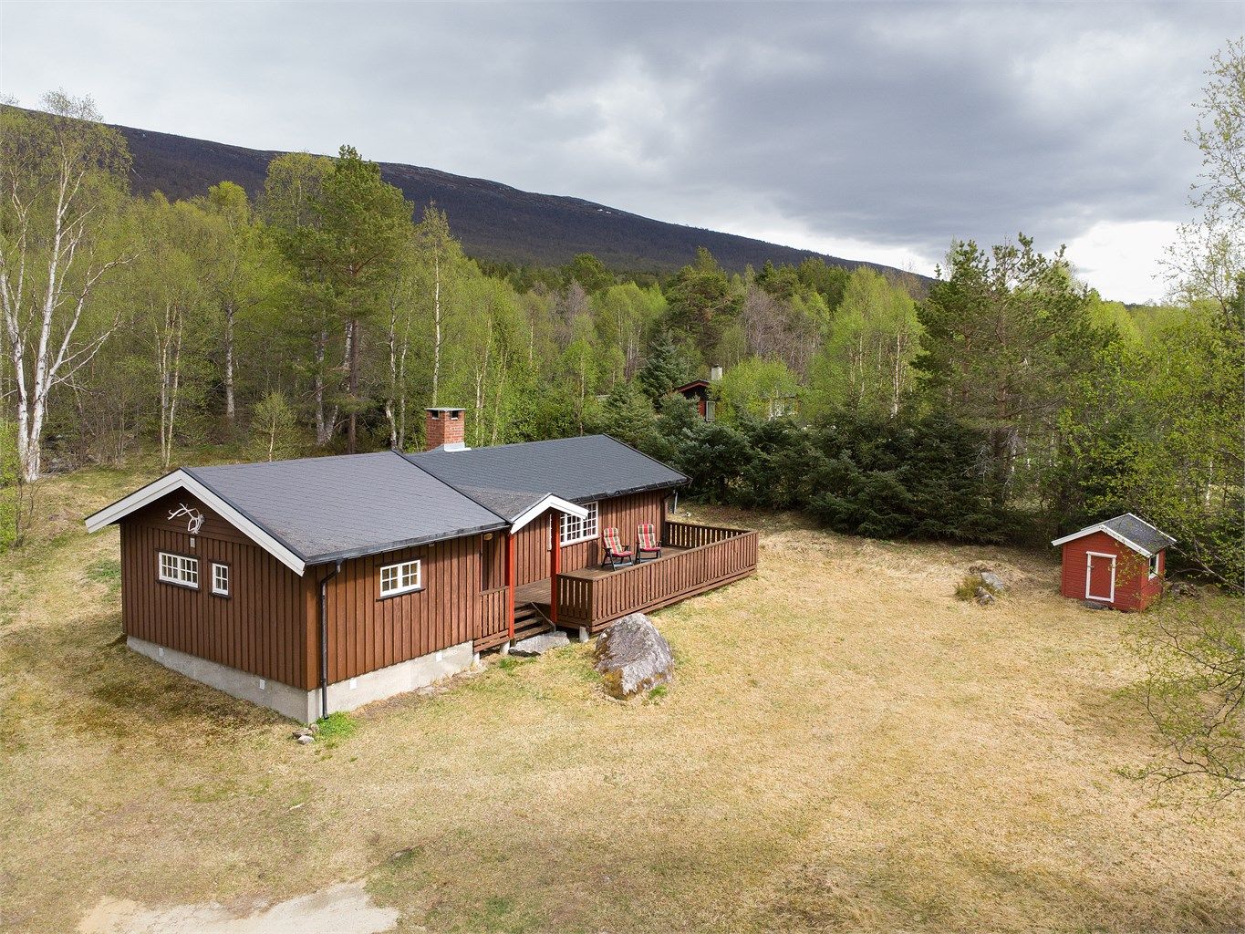 Eiendomsmegler/Partner Harald Osdal har gleden av å presentere en fredelig hytteperle med tre tomter i uberørt natur
Foto: Jarle Osen
