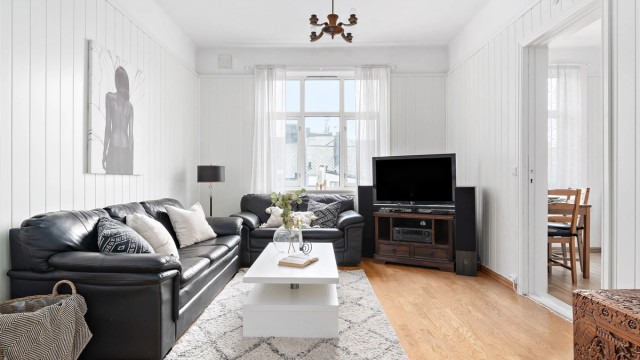 Giskegata 11 presenteres av Krogsveen v/eiendomsmegler Robert T. Iversen