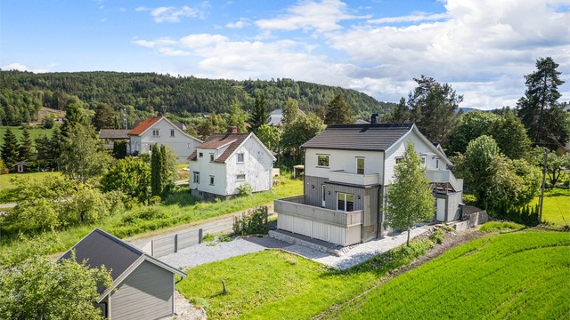 Felles utkjøring til hovedvei med Eikernveien 4