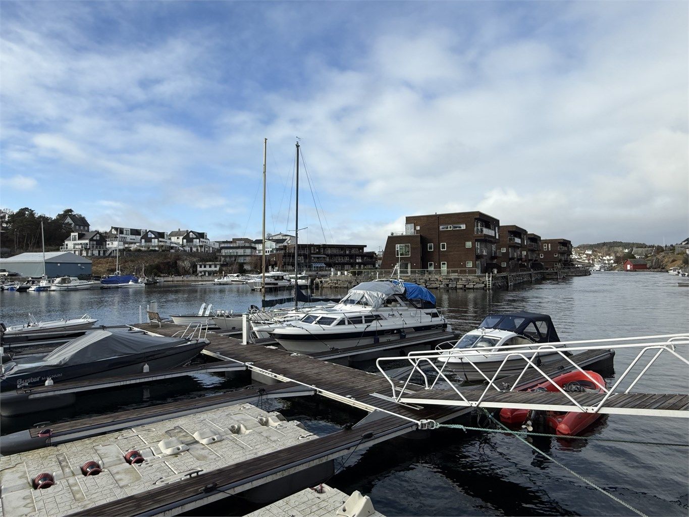 Selger hadde tidligere båtplass like nedenfor huset, og her skal det være mulig for ny eier å leie