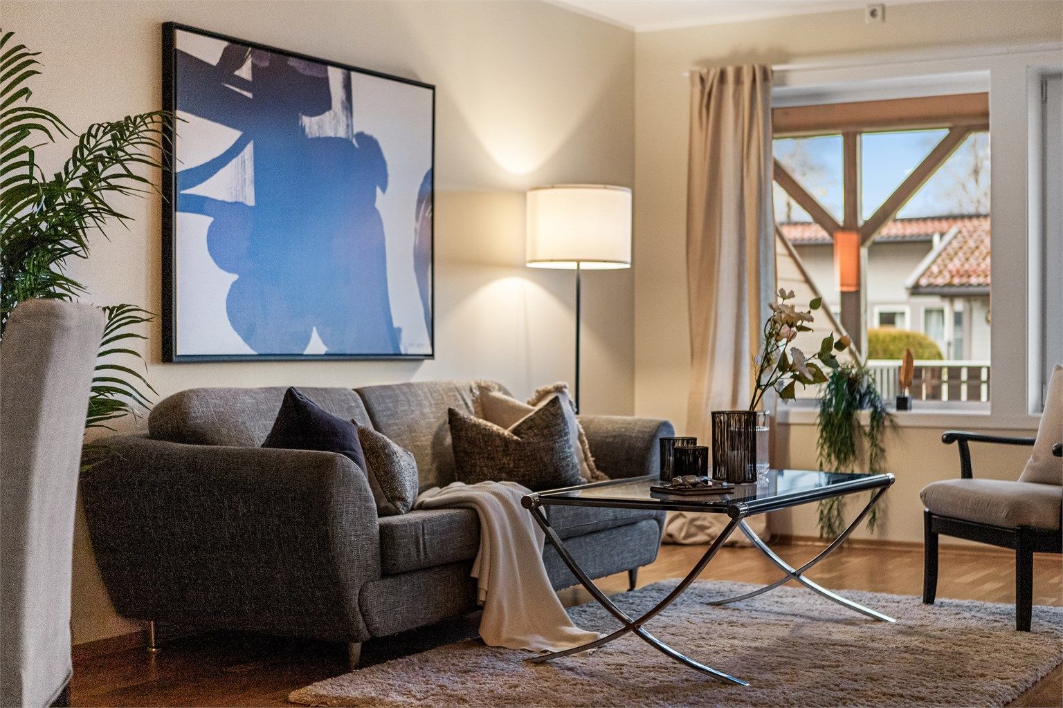 En lettstelt og gjennomgående leilighet med en fin planløsning