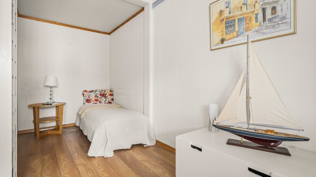 Det andre soverommet egner seg godt som barnerom, gjesterom eller kontor.