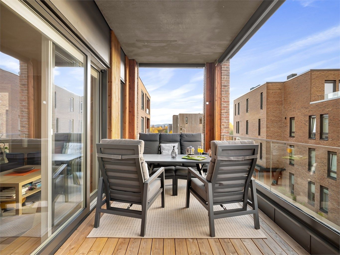 15 kvm sydvestvendt balkong