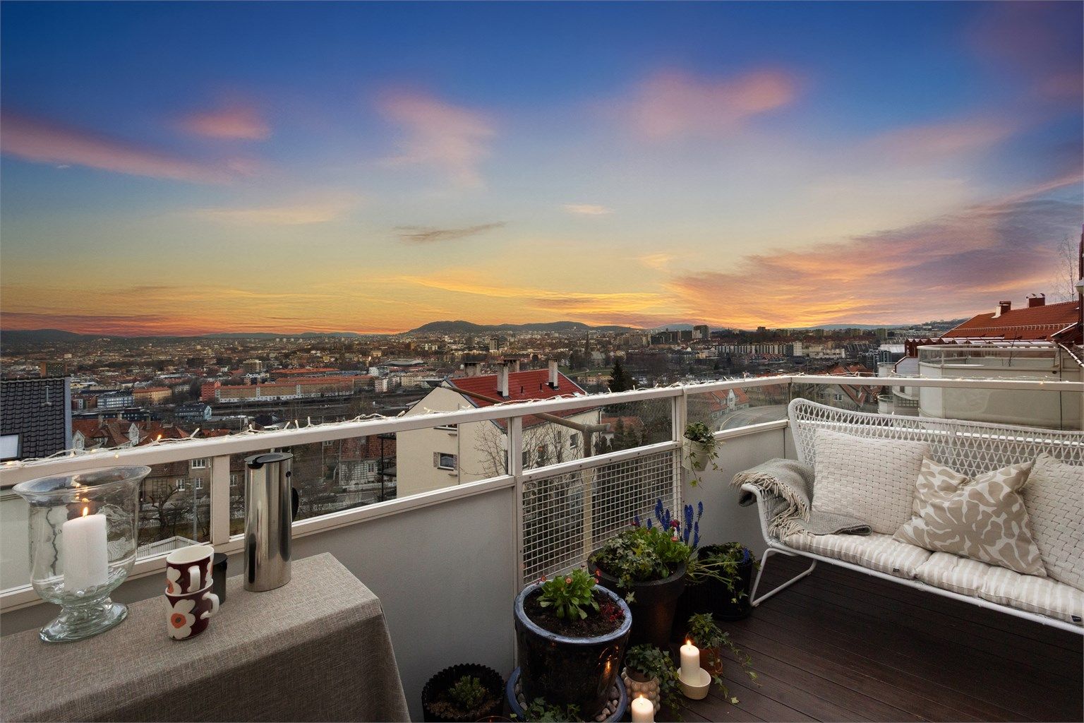 Stine Thorvik v/Krogsveen Hasle har gleden av å presentere Valhallveien 67! Foto: Fotostallen, Henrik Eriksen