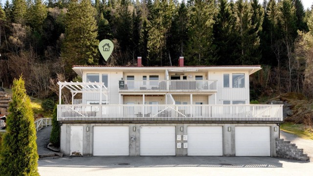 Krogsveen Sunnmøre v/Daglig leder/Eiendomsmegler Preben Willmann har gleden av å presentere Syvergjerdet 19B i Spjelkavika