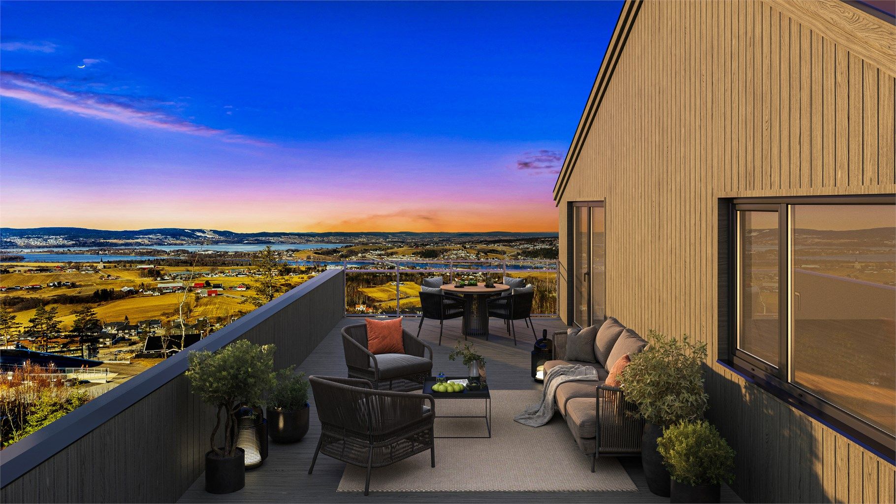 Takterrasse med panoramautsikt over Øyeren-deltaet, Glomma, Lillestrøm, Rælingen og Enebakk. 