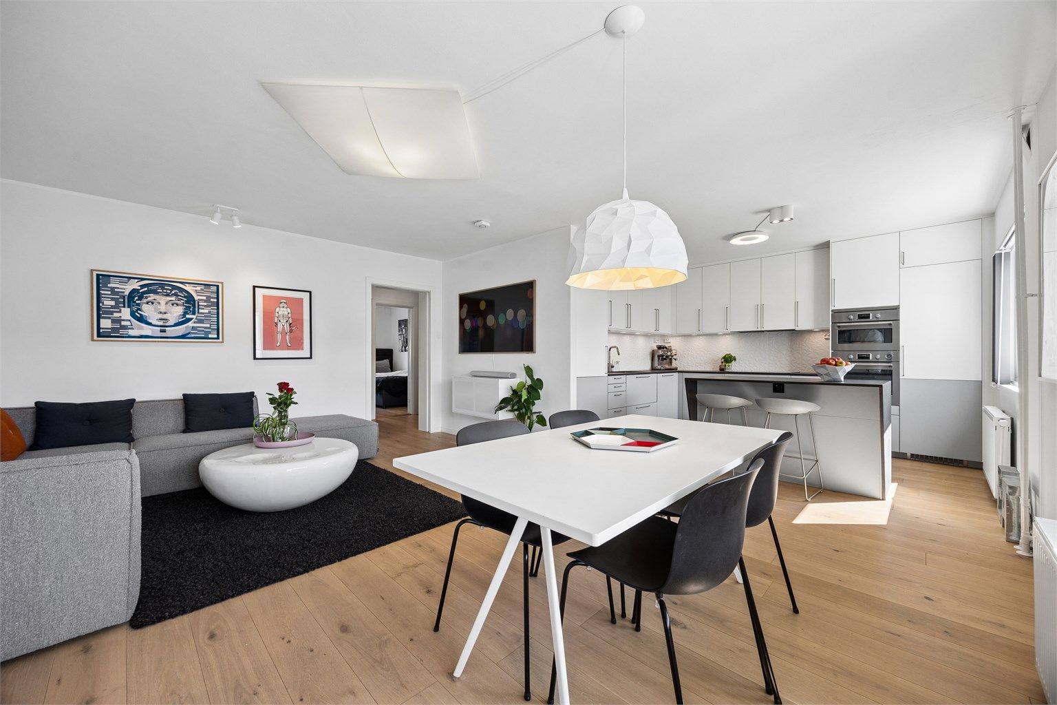 Velkommen til Gina Krogs Vei 13B en 3-roms med sentral beliggenhet presentert av Hamdi Kaptan v/Krogsveen. Foto: EFKT