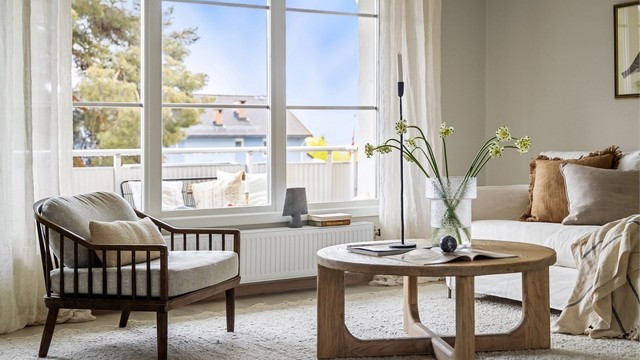 Her er det god plass til sofa med tilhørende salongbord og tv-seksjon