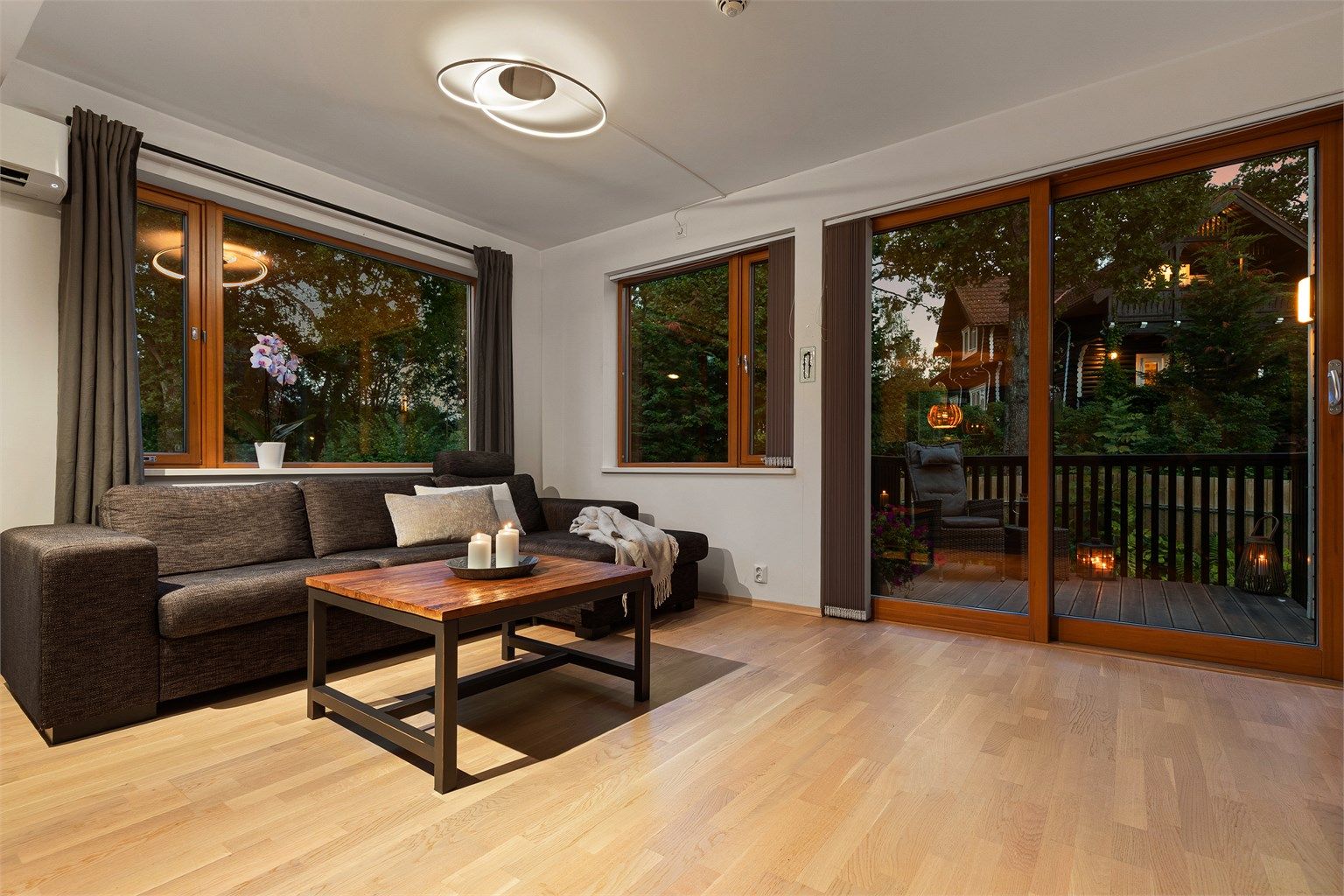 God plass til sofagruppe i stuen 