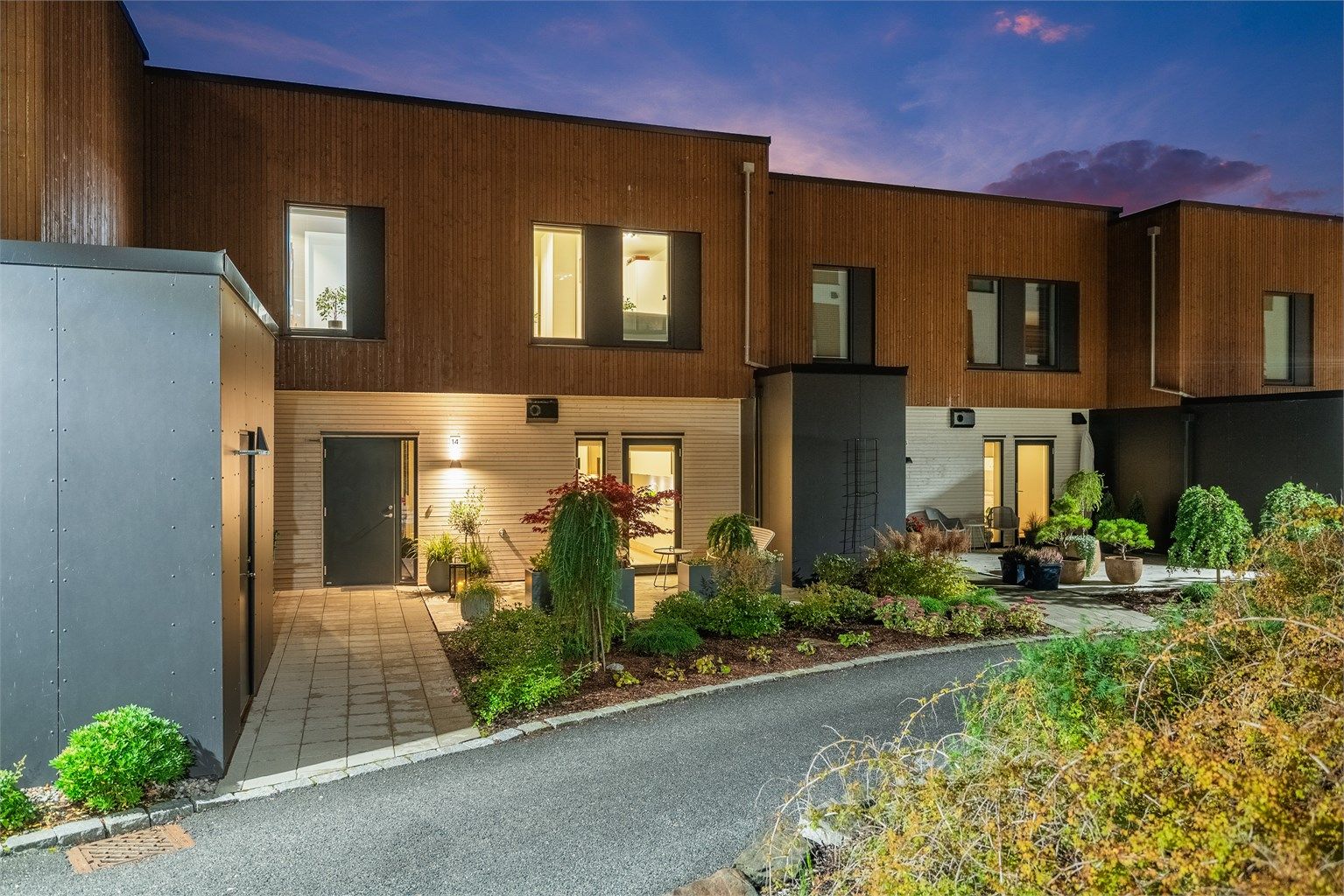 Lene Hviding v/Krogsveen har gleden av å presentere Sølysttunet 14.