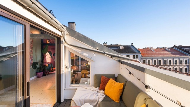 Fra leiligheten har du nydelig utsikt over Grünerløkkas (og byens) tak!