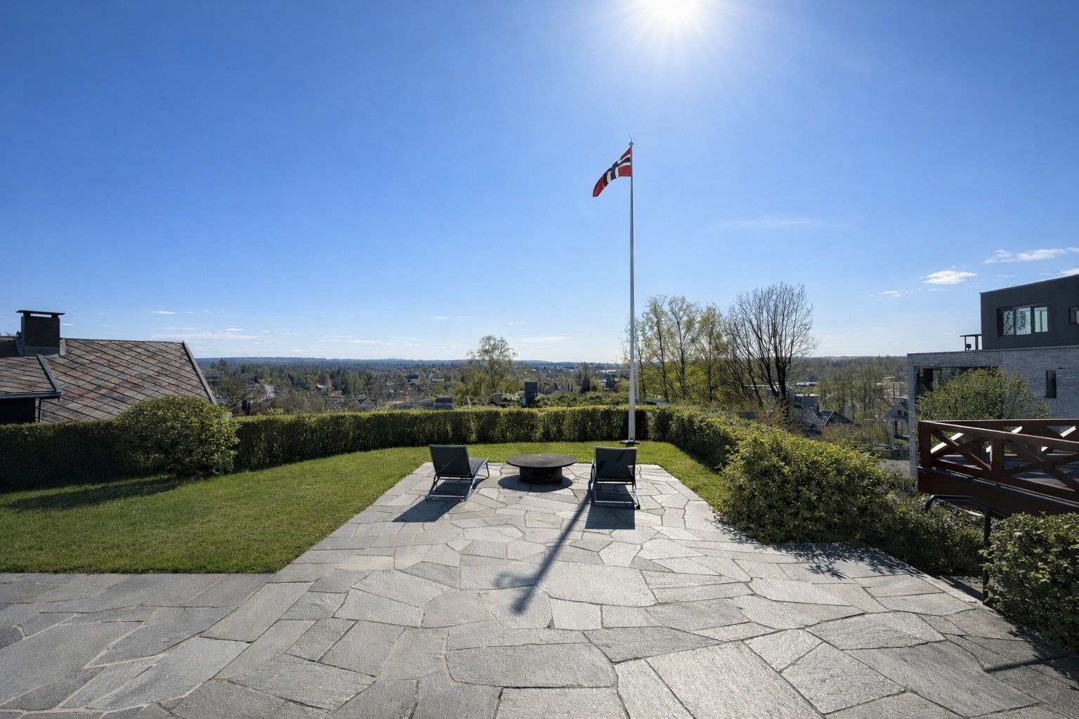 Velkommen til Tømtebakken 3, presentert av Daglig leder & eiendomsmegler Mats Lund - Krogsveen Bærum