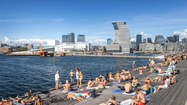 På varme sommerdager er det heller ikke langt til sjø og badeplasser i Bjørvika og på Sørenga