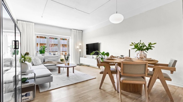 Velkommen til Grefsenveien 30A - Presentert av Blenor Hadergjonaj!