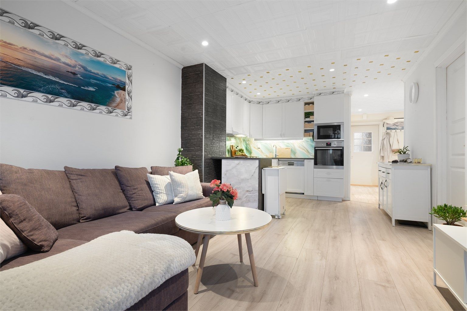 Krogsveen v/ Anders Brodshaug Berger presenterer Hjerakroken 4E - Foto: Heidi Larsen