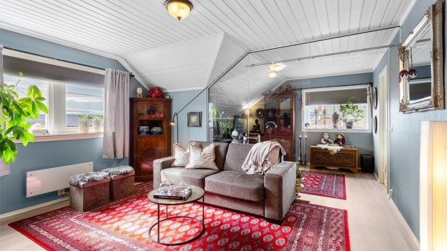 I denne delen av leiligheten finner du også to soverom og et arbeidsrom.