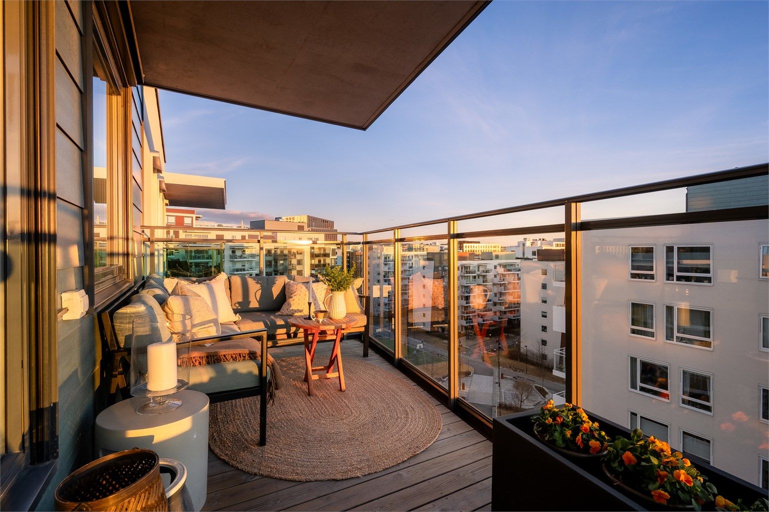 En stilsikker, moderne leilighet med høy standard og kun TG1, her kan du med andre ord flytte rett inn!