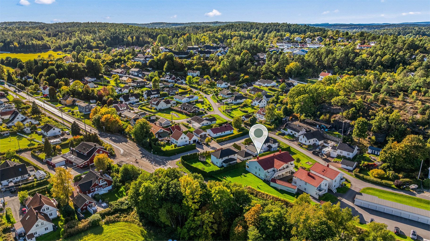 Få meter til bussholdeplassen  på Oterbekk med gode forbindelser mot Tønsberg.