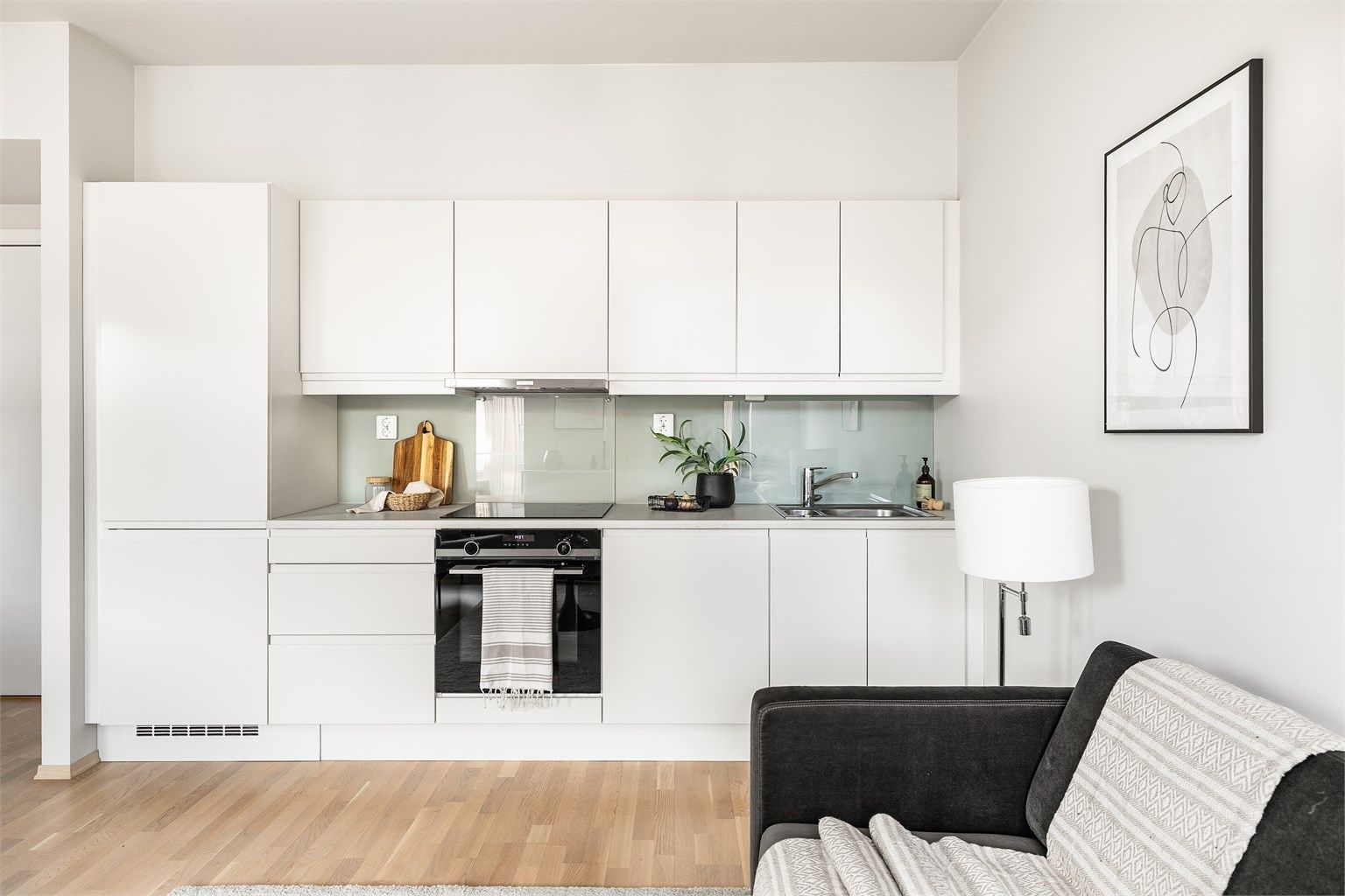 Kjøkkenet er velholdt, i likhet med leiligheten for øvrig.