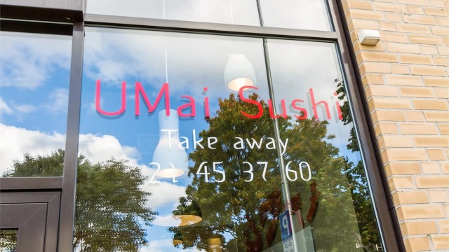 UMai Sushi - folk kjører langt for å handle her