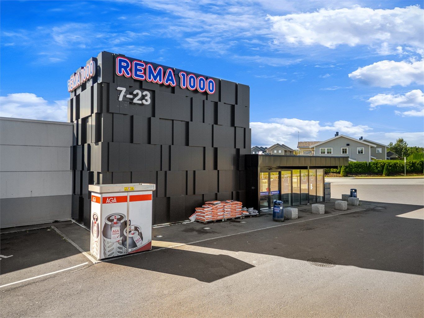 Matbutikken på Ormåsen, Rema 100 ligger bare ca. 1 km meter fra boligen 