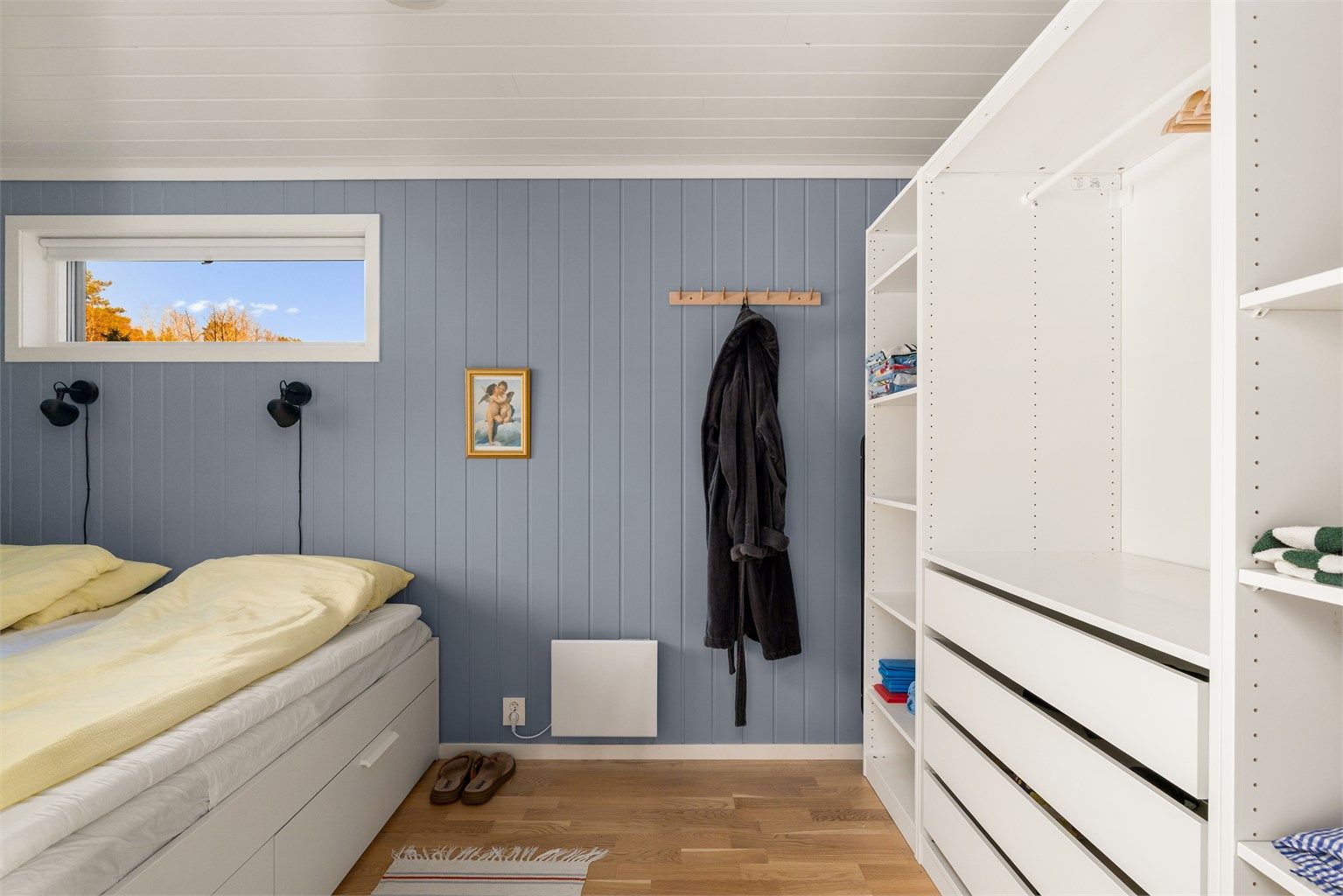 INNTAKT: Det er ikke mye dekorasjon som får innpass det stilrene interiøret.