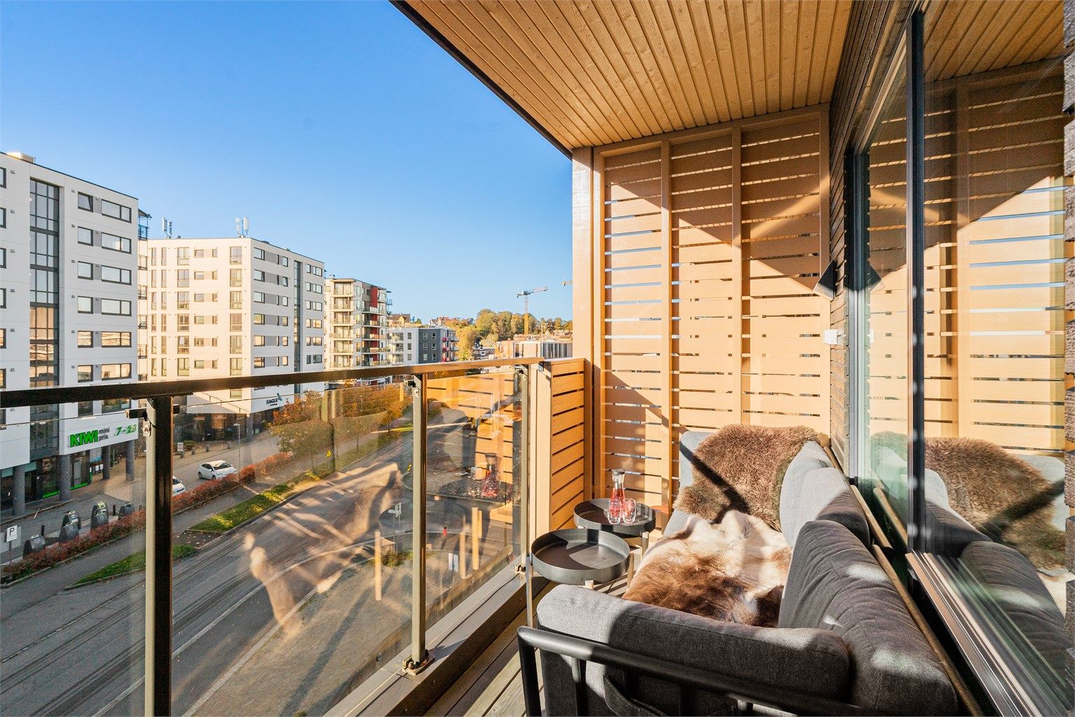 Leilighet oppført i 2019 med heisadkomst, fast garasjeplass og sørvestvendt balkong.
Foto: Hanne Tolleshaug