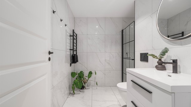 Badet i underetasjen ble oppgradert og utvidet i 2022.