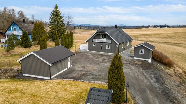 Krogsveen v/ Anders Brodshaug Berger presenterer Holtervegen 60 - Foto Heidi Larsen