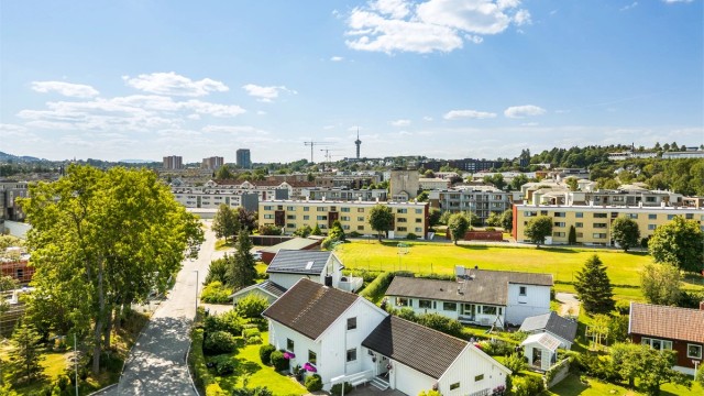 For den aktive byr nærområdet på gode tur- og treningsmuligheter. Flere ulike treningssentre, som Impulse og 3T Leangen, ligger i kort avstand.