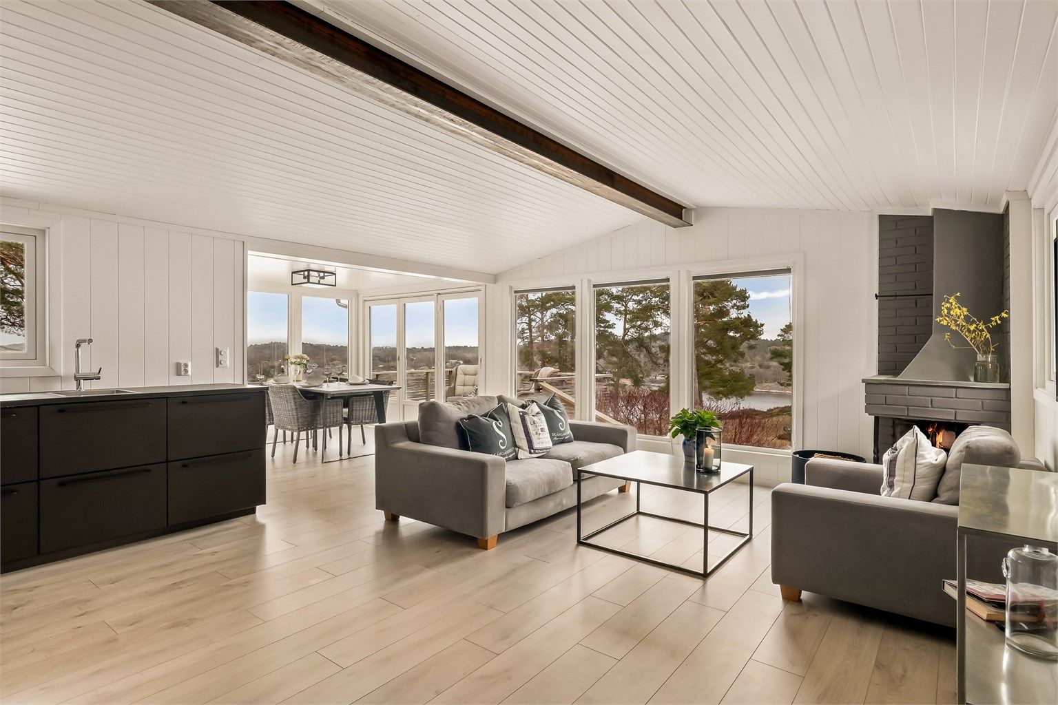 Pen og meget velholdt fritidsbolig oppført i 1970 og vesentlig oppgradert i 2019.