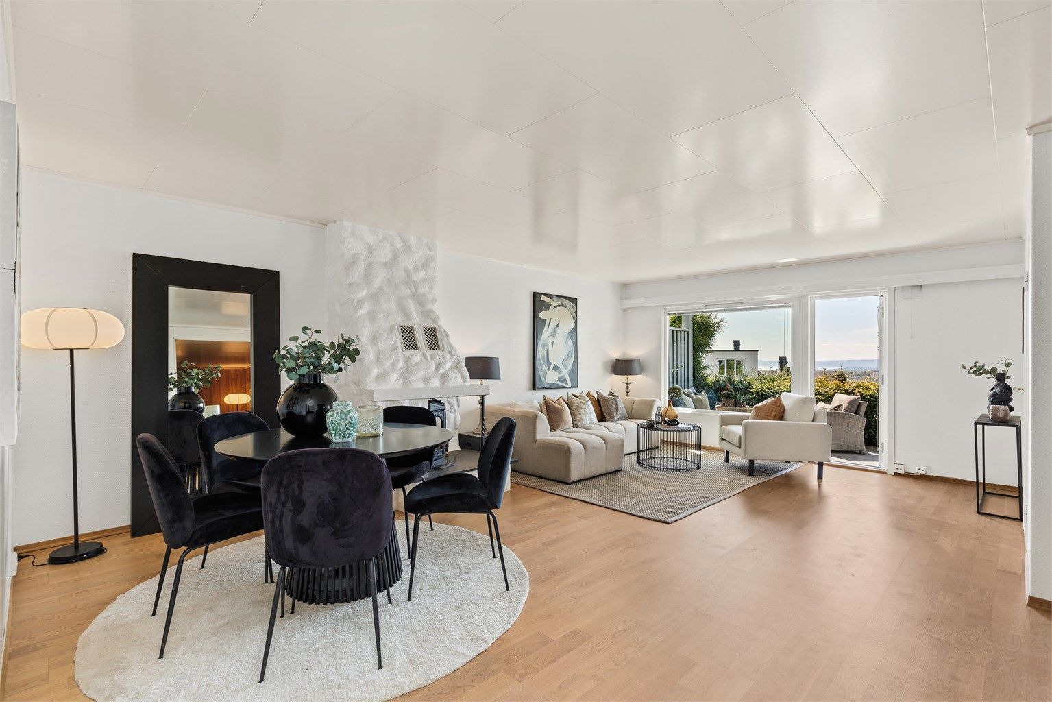 Leiligheten har flere sosiale soner